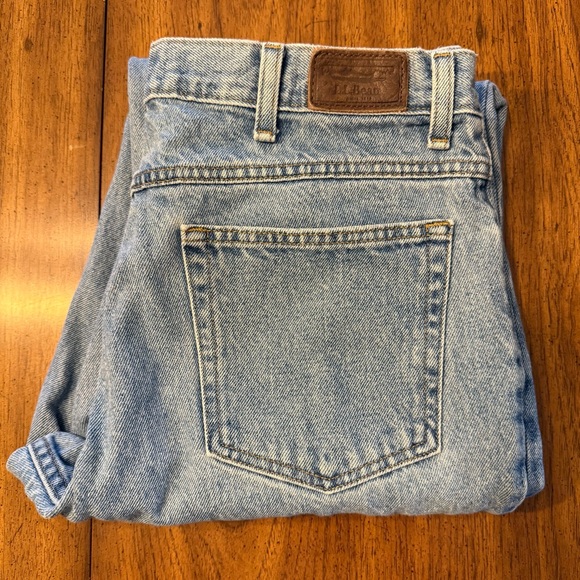 L.L. Bean Blue Relaxed Fit Jeans with Classic Stitching - Picture 7 of 7